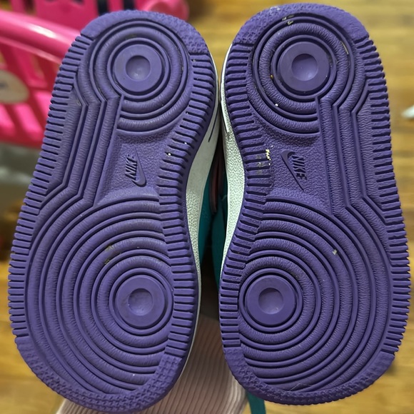 5c Nike - Picture 3 of 3